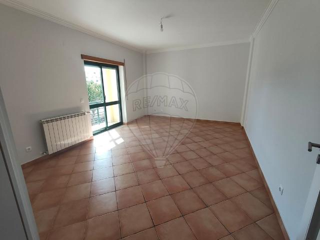 Apartamento alugar em Quinta das Acácias, Rego Da Murta