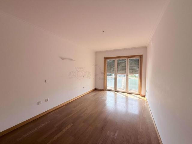 Apartamento alugar em Oliveira, São Paio e São Sebastião, Guimarães