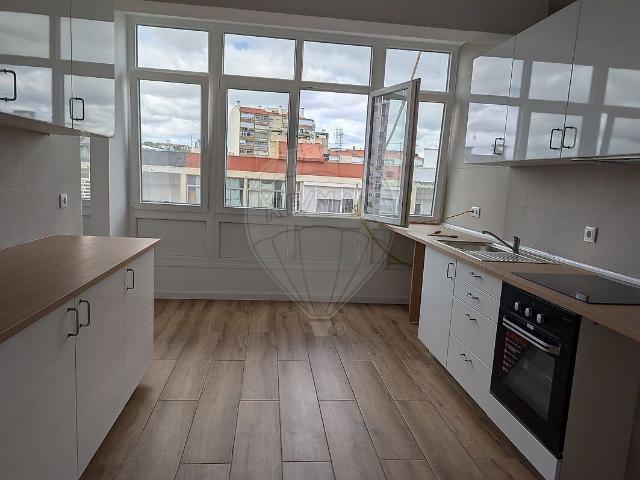 Apartamento alugar em Santa Clara, Lisboa