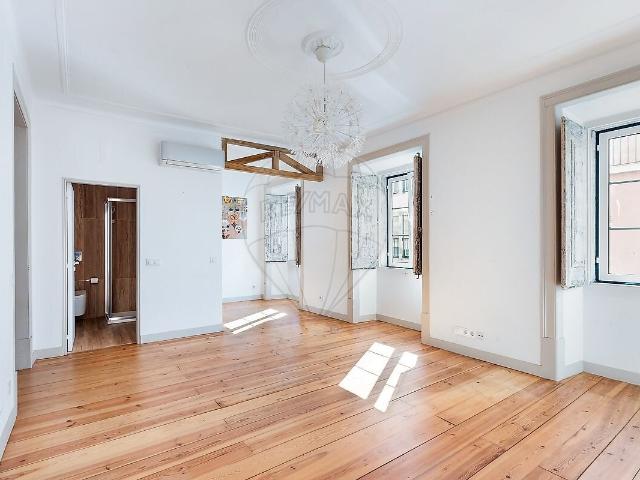 Apartamento alugar em Mercês, Lisboa