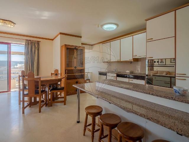 Apartamento alugar em Nazaré