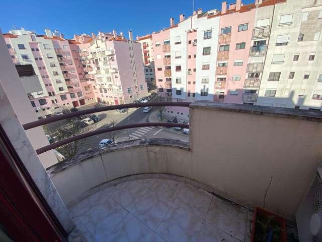 Apartamento alugar em Bairro do Casal da Caróchia, Odivelas