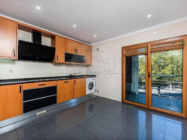 Apartamento alugar em Colinas do Cruzeiro, Odivelas