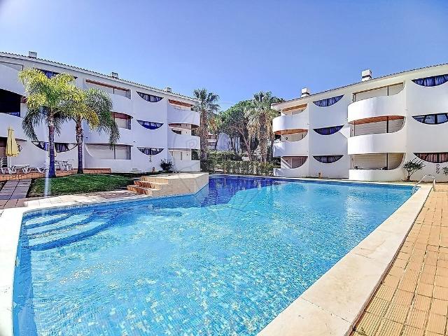 Apartamento alugar em Quarteira, Loulé