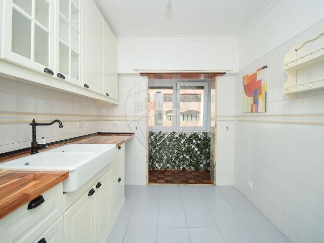 Apartamento alugar em Matarraque, Cascais