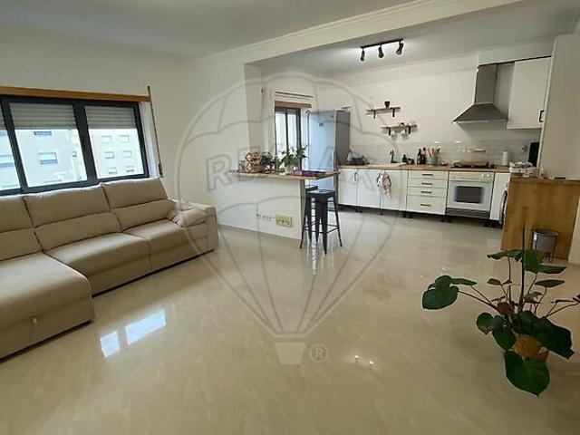 Apartamento alugar em Santo António dos Cavaleiros e Frielas, Loures