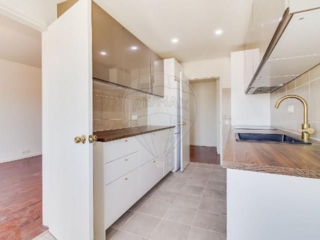 Apartamento alugar em Santo António dos Cavaleiros e Frielas, Loures