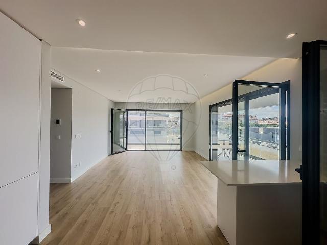 Apartamento alugar em Mina de Água, Amadora