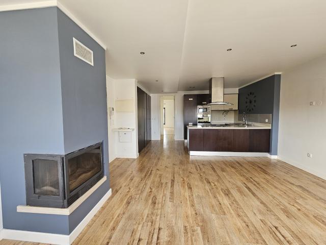 Apartamento alugar em Casquilhos, Verderena