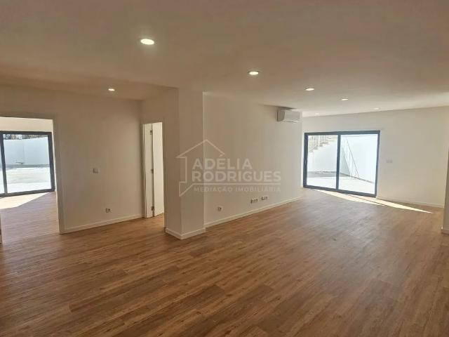 Apartamento alugar em Poiares (Santo André), Vila Nova De Poiares