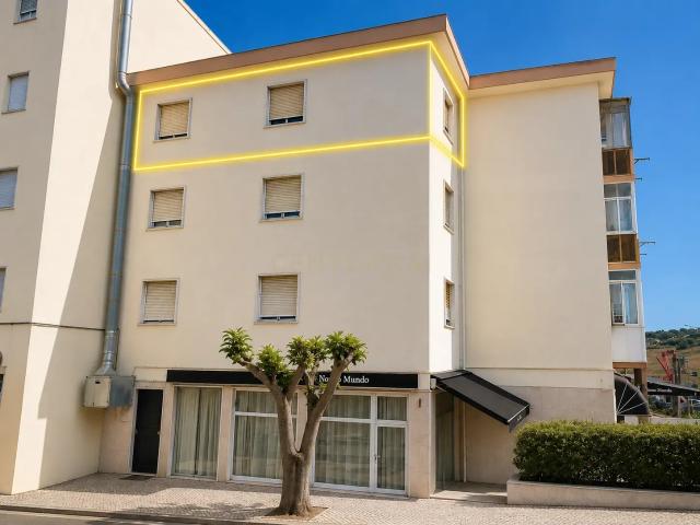 Apartamento venda em Santiago Dos Velhos, Lisboa