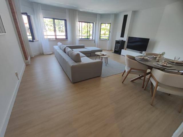 Apartamento venda em Almada, Setúbal