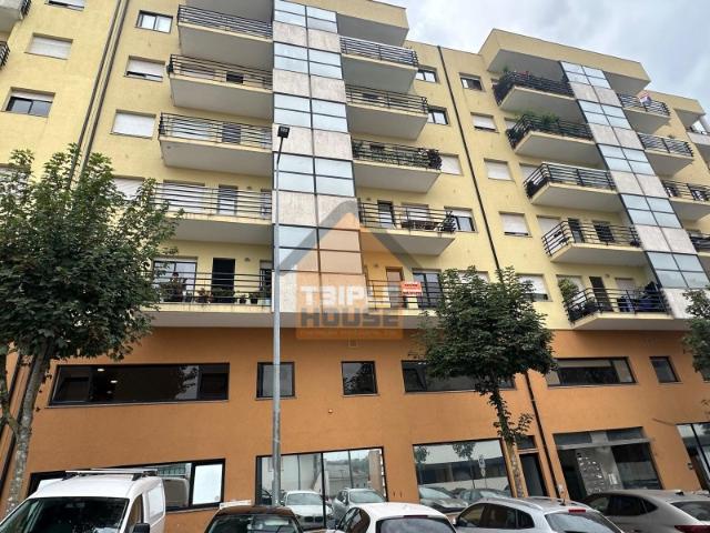 Apartamento alugar em Paredes