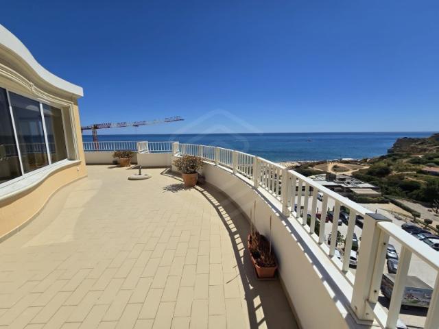 Apartamento alugar em Armação De Pêra, Faro