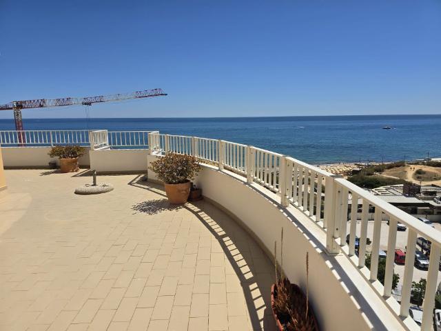 Apartamento alugar em Armação De Pêra, Faro