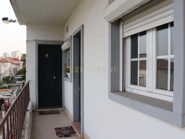 Apartamento venda em Bairro Doutor Mário Madeira, Odivelas