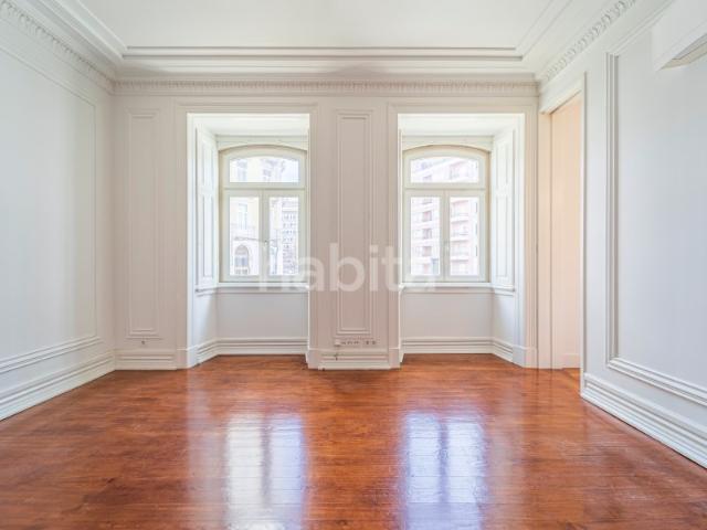 Apartamento alugar em São Mamede, Lisboa