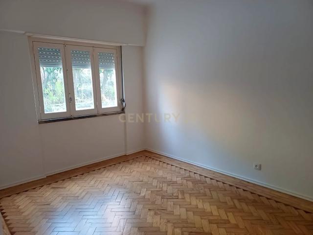 Apartamento venda em Santa Clara, Lisboa