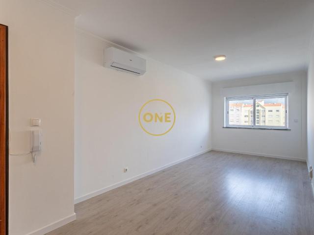 Apartamento venda em Santiago Dos Velhos, Lisboa