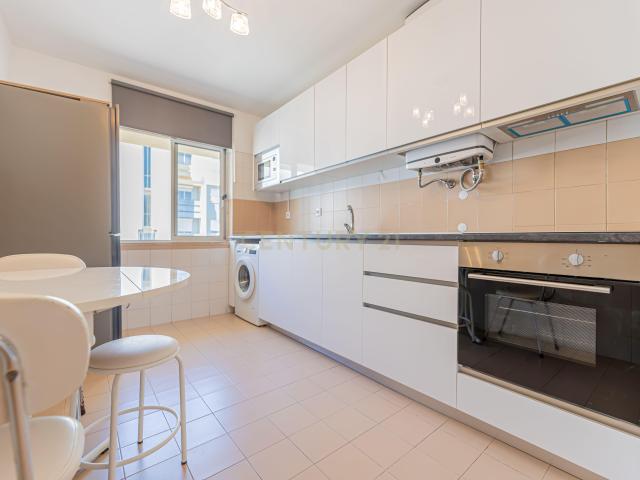 Apartamento venda em Banática, Almada