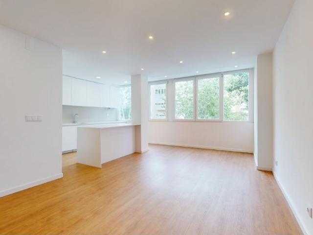 Apartamento alugar em Benfica, Benfica
