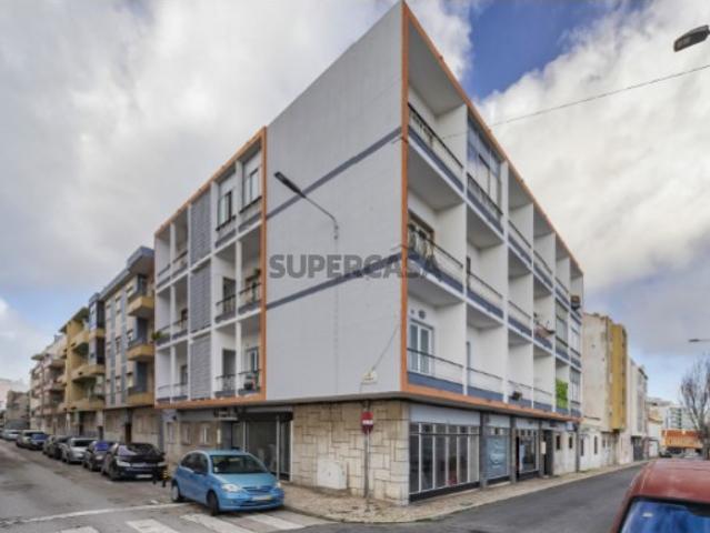 Casa venda em Bairro Ferroviário, Barreiro