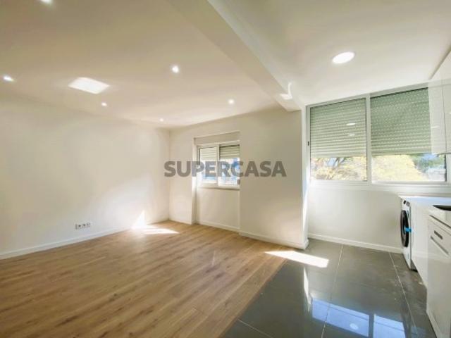 Casa venda em Reboleira, Amadora