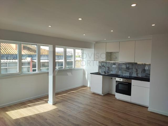 Apartamento venda em Catujal, Santiago Dos Velhos