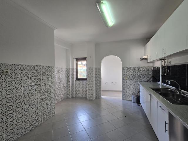 Apartamento alugar em Estefânea, Sintra