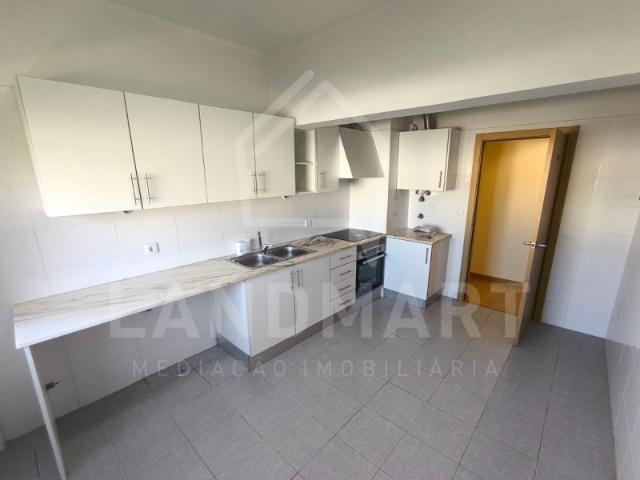 Apartamento venda em Rio Maior, Santarém