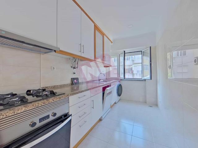 Apartamento alugar em Santiago Dos Velhos, Lisboa