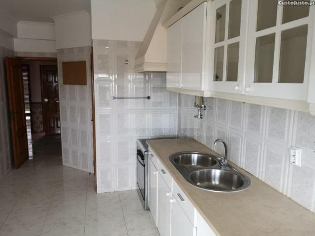 Apartamento venda em Encosta do Sol, Amadora