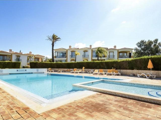 Apartamento venda em Estômbar, Faro