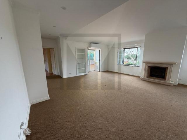Apartamento alugar em Estefânea, Sintra