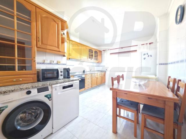 Apartamento alugar em Pirescoxe, Santiago Dos Velhos