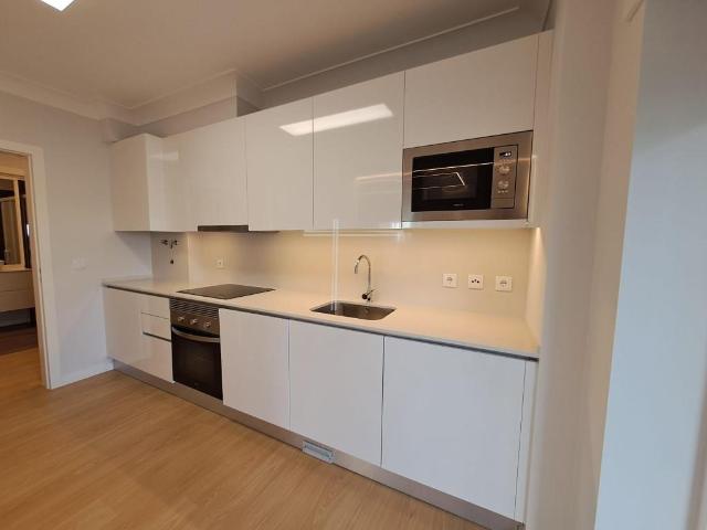 Apartamento venda em Alembrança, Almada