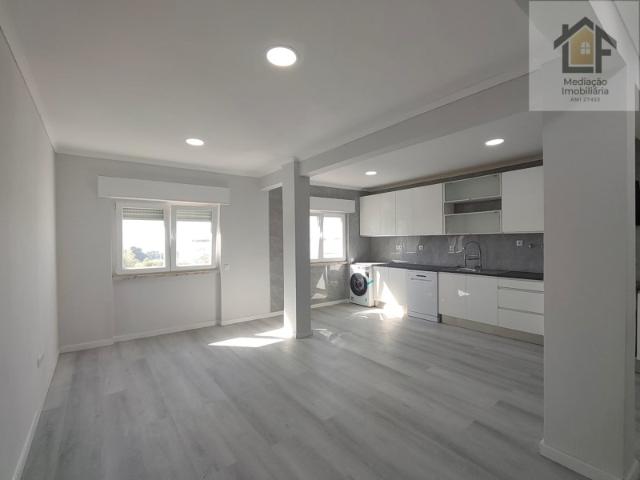 Apartamento venda em Fonte do Lavra, Setúbal