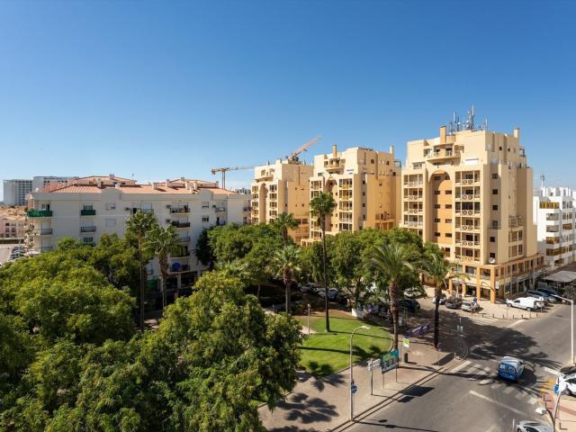 Apartamento venda em Quarteira, Loulé