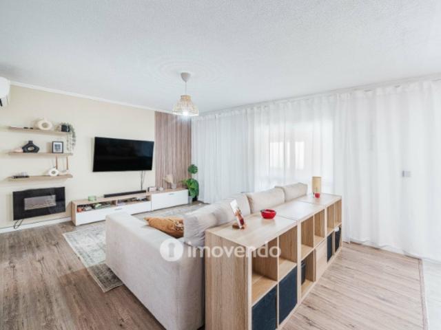 Apartamento venda em Poço do Bispo, Lisboa