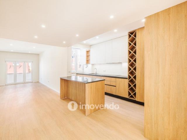 Apartamento venda em Santiago Dos Velhos, Lisboa