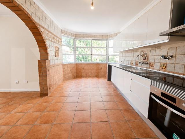 Apartamento venda em Tapada das Mercês, Sintra