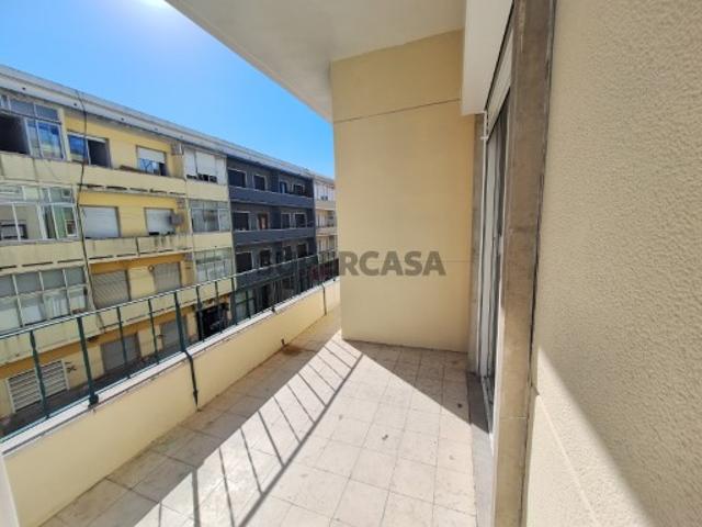 Casa venda em Venda Nova, Amadora