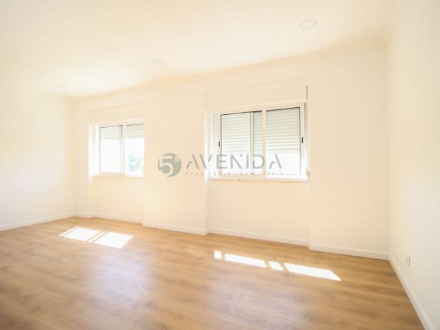 Apartamento venda em Santo António Da Charneca, Setúbal