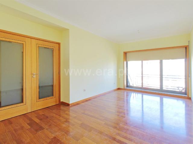 Apartamento alugar em Vilar de Andorinho, Vila Nova De Gaia