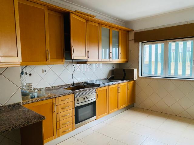 Apartamento alugar em Portela da Azóia, Santiago Dos Velhos