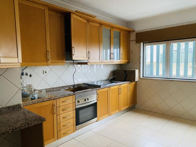 Apartamento alugar em Portela da Azóia, Santiago Dos Velhos