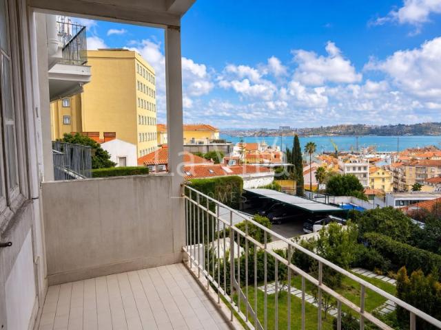 Apartamento venda em Estrela, Lisboa