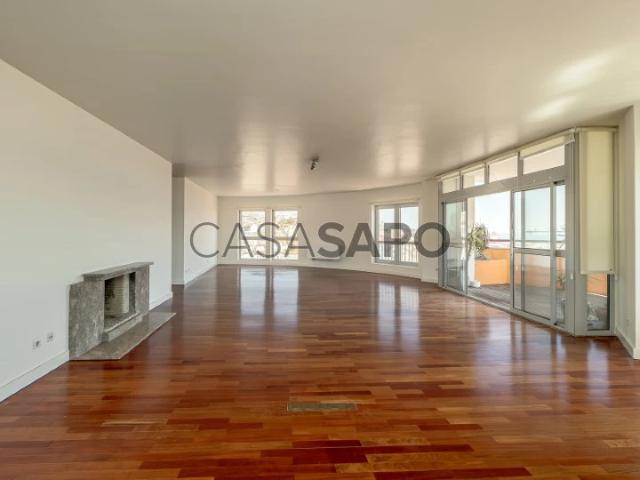Apartamento alugar em Estrela, Lisboa