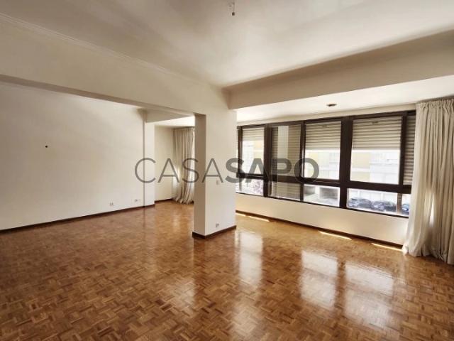 Apartamento alugar em Santiago Dos Velhos, Lisboa