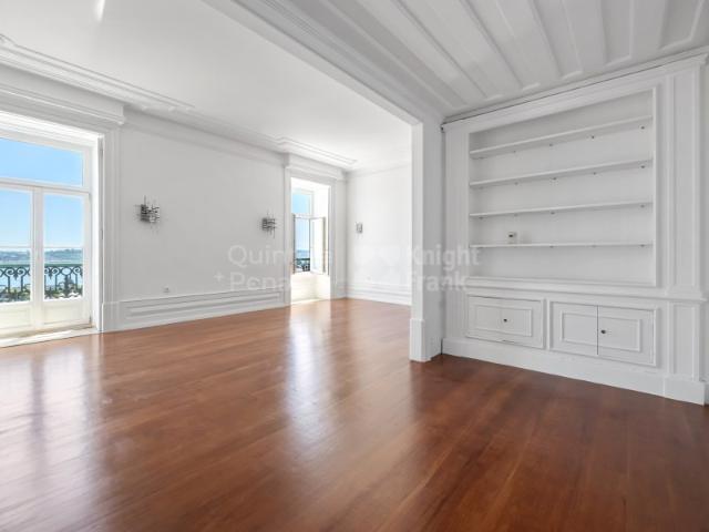 Apartamento alugar em Misericórdia, Lisboa